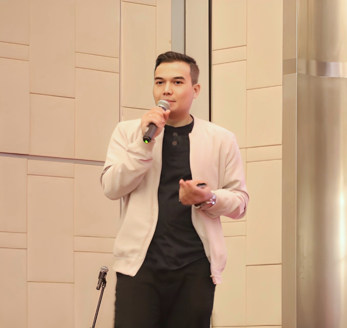 Tessar Napitupulu Tessar Napitupulu, founder Arfadia, penulis dan pembicara